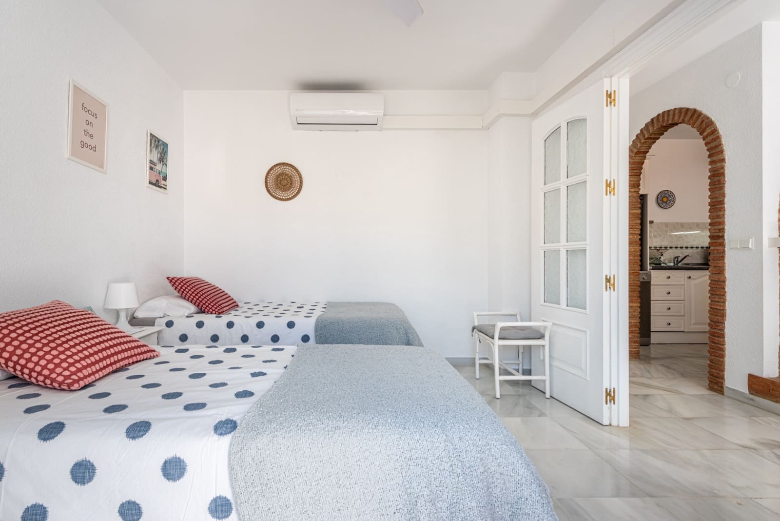 2 sypialnia Apartament na sprzedaż w Benalmadena Costa z basenem garażem - 364 000 € (Ref: 9850359)