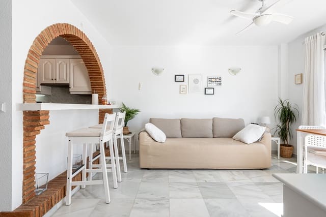 2 soveværelse Lejlighed til salg i Benalmadena Costa, Benalmádena med swimmingpool garage - € 364.000 (Ref: 9850359)