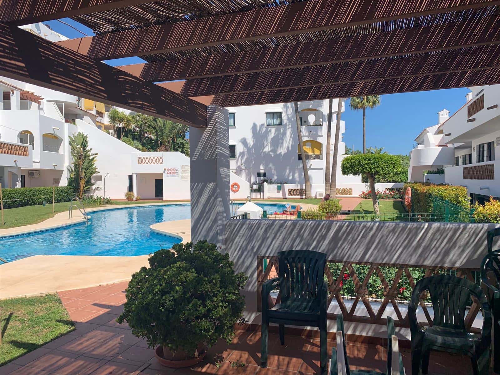 2 sypialnia Apartament na sprzedaż w Benalmadena Costa z basenem garażem - 364 000 € (Ref: 9850359)