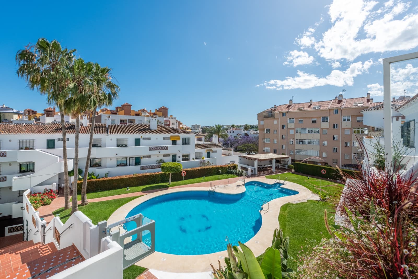 2 sypialnia Apartament na sprzedaż w Benalmadena Costa z basenem garażem - 364 000 € (Ref: 9850359)