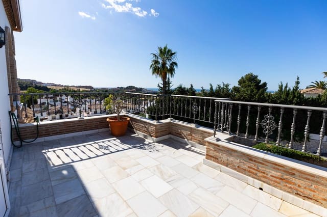 4 sypialnia Willa na sprzedaż w Mijas pueblo, Mijas z basenem garażem - 1 300 000 € (Ref: 9883583)