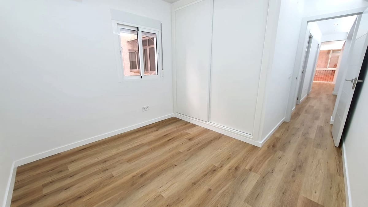 3 sovrum Lägenhet till salu i Fuengirola - 279 000 € (Ref: 9893083)