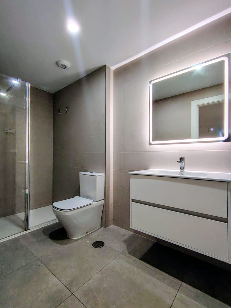 2 slaapkamer Appartement te koop in Torremolinos met zwembad garage - € 495.000 (Ref: 9897403)