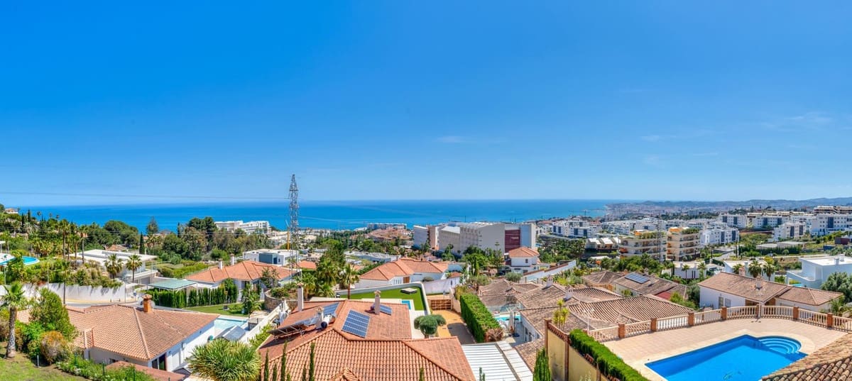 2 sovrum Takvåning till salu i Benalmadena med pool - 499 000 € (Ref: 9902240)