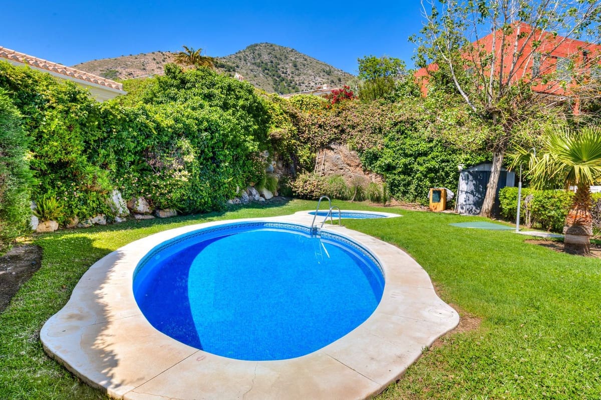2 sovrum Takvåning till salu i Benalmadena med pool - 499 000 € (Ref: 9902240)