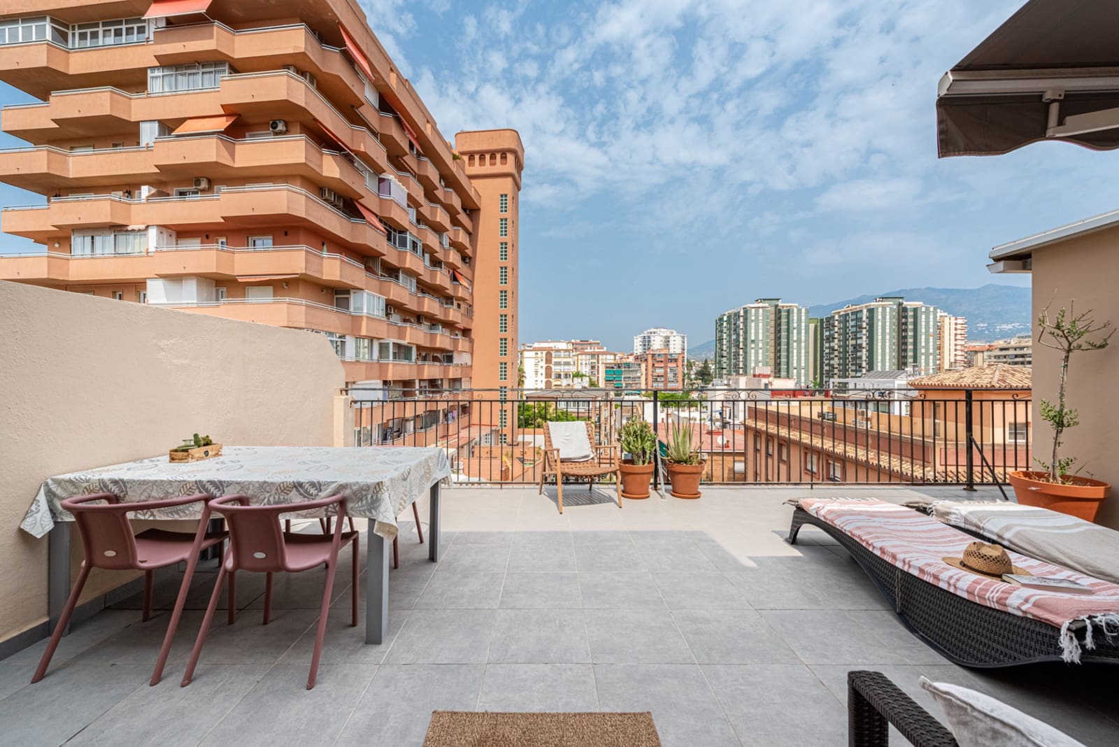 2 soveværelse Penthouse til salg i Fuengirola - € 400.000 (Ref: 9997785)