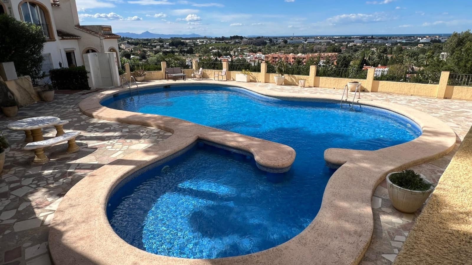 3 soveværelse Lejlighed til salg i Denia - € 269.000 (Ref: 10082122)