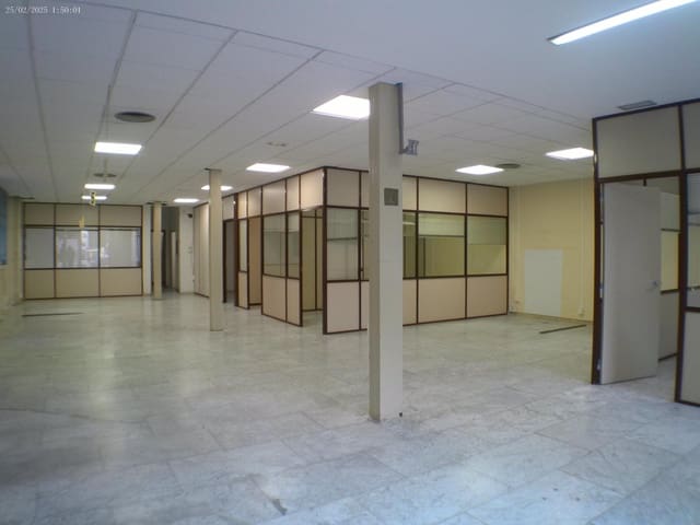 Erhverv til leje i Llíria - € 1.200 (Ref: 8855020)