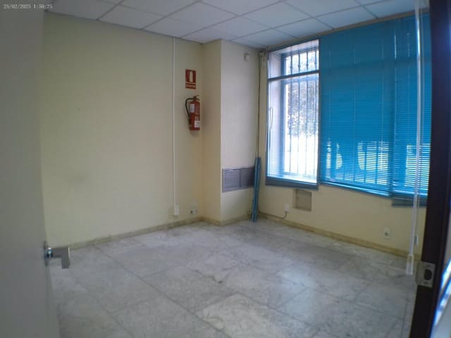 Erhverv til leje i Llíria - € 1.200 (Ref: 8855020)