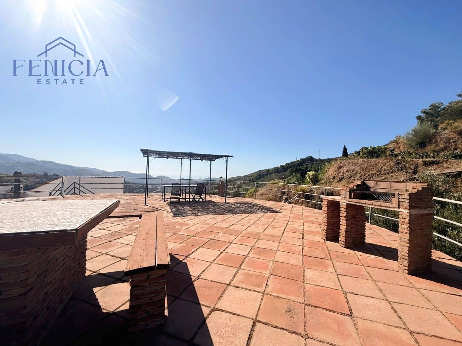 3 quarto Moradia para venda em Almunecar com piscina garagem - 399 000 € (Ref: 10022002)