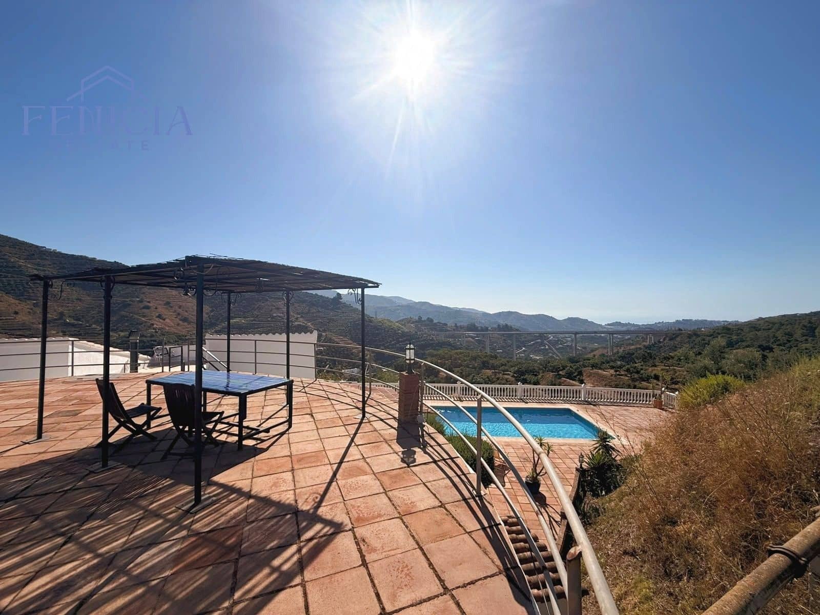 3 quarto Moradia para venda em Almunecar com piscina garagem - 399 000 € (Ref: 10022002)