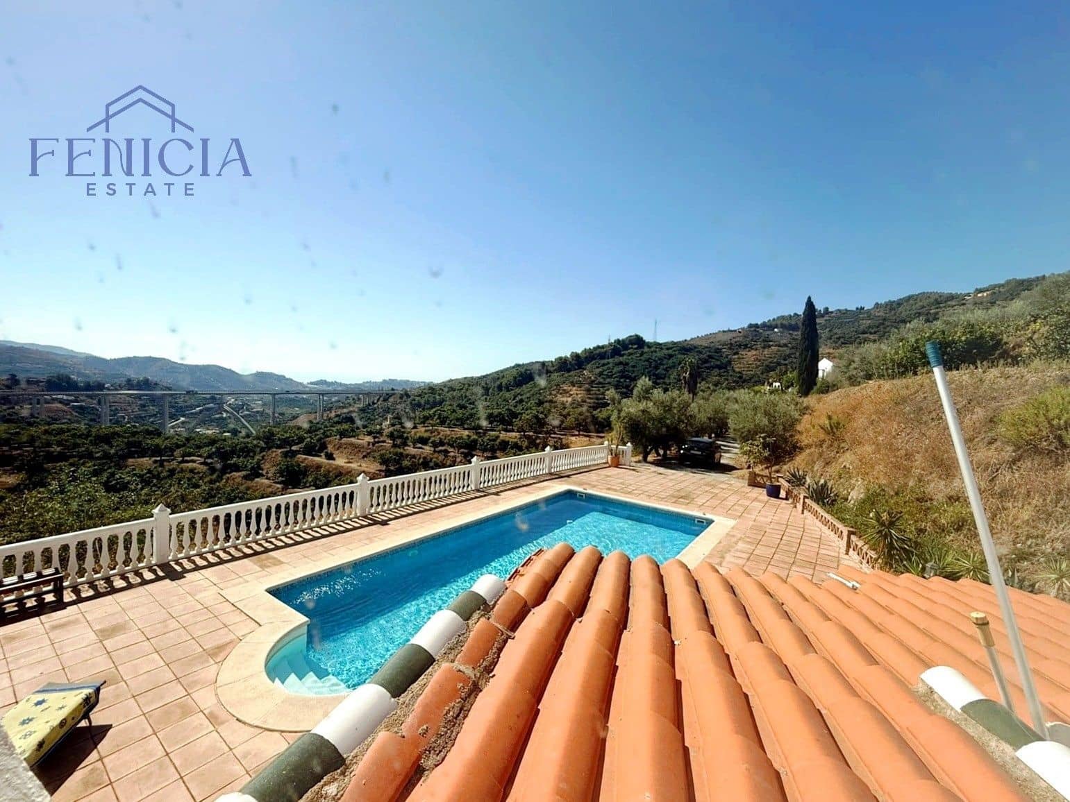 3 quarto Moradia para venda em Almunecar com piscina garagem - 399 000 € (Ref: 10022002)