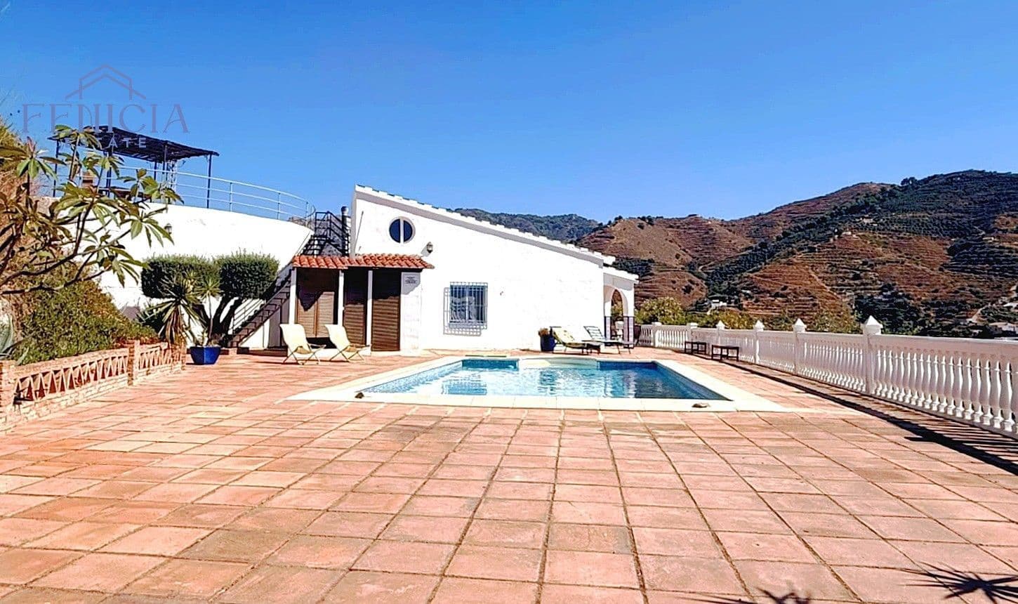 3 quarto Moradia para venda em Almunecar com piscina garagem - 399 000 € (Ref: 10022002)