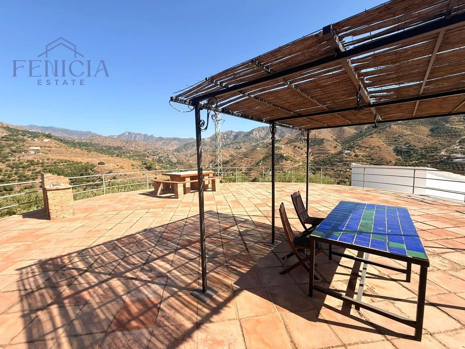 3 quarto Moradia para venda em Almunecar com piscina garagem - 399 000 € (Ref: 10022002)
