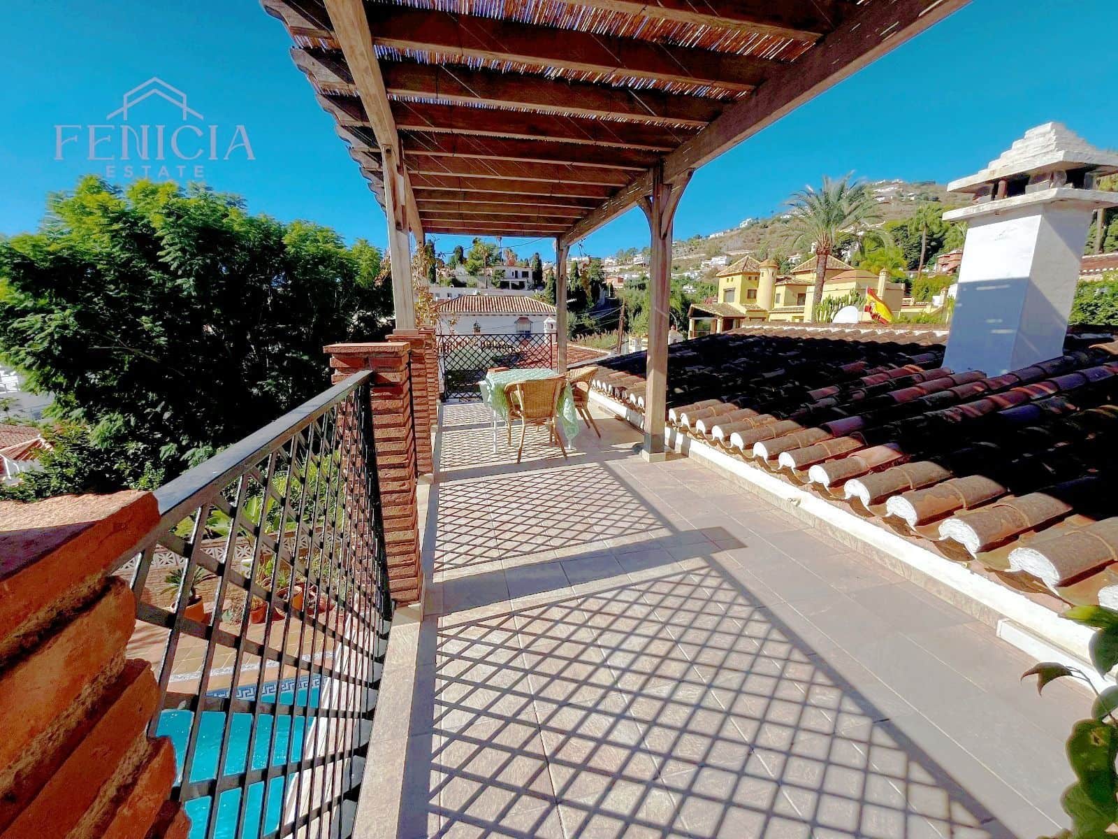 3 bedroom Villa for sale in Almunecar with pool garage - € 695,000 (Ref: 10114613)