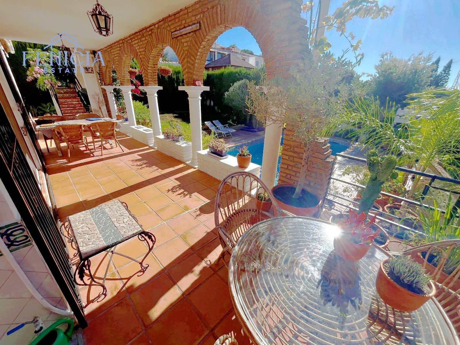 3 bedroom Villa for sale in Almunecar with pool garage - € 695,000 (Ref: 10114613)