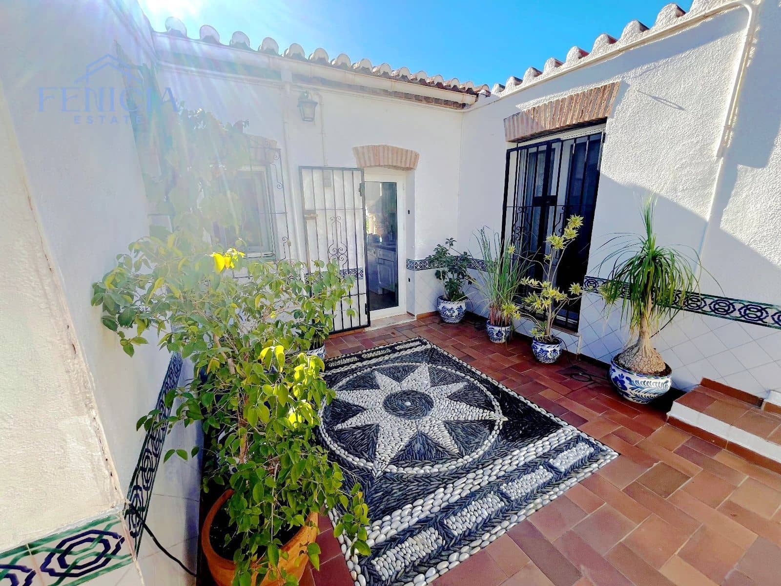 3 bedroom Villa for sale in Almunecar with pool garage - € 695,000 (Ref: 10114613)