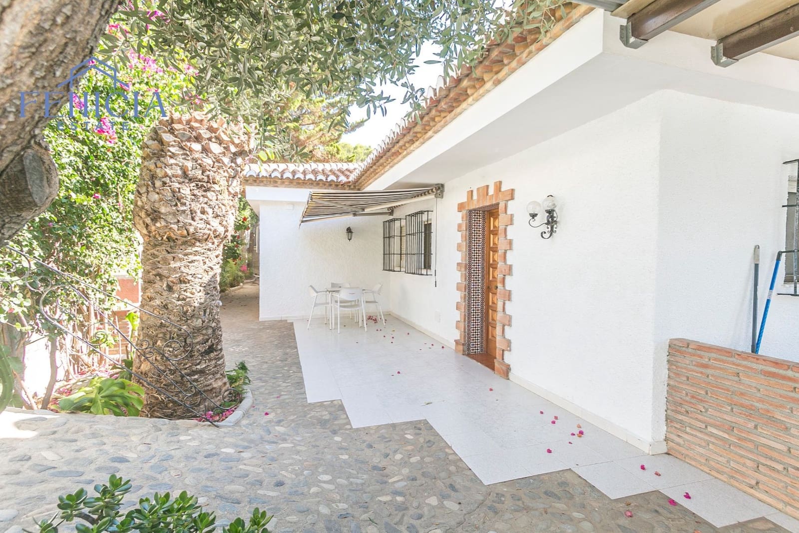 7 bedroom Villa for sale in Almunecar with pool garage - € 1,100,000 (Ref: 10170591)