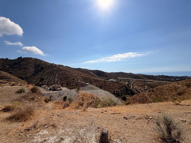 Grunde uden byggetilladelser til salg i La Herradura, Almuñécar - € 76.000 (Ref: 10173228)