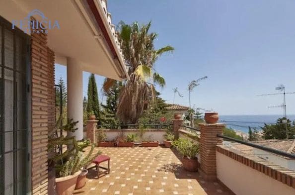 5 bedroom Villa for sale in Almunecar with pool garage - € 689,000 (Ref: 8671702)