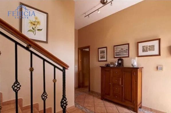 5 bedroom Villa for sale in Almunecar with pool garage - € 689,000 (Ref: 8671702)