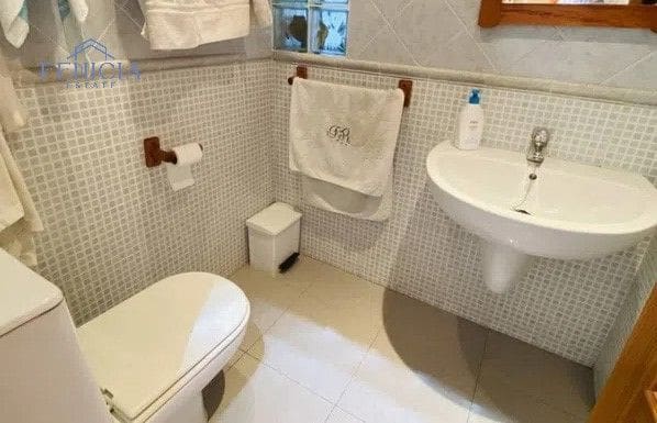 5 bedroom Villa for sale in Almunecar with pool garage - € 689,000 (Ref: 8671702)