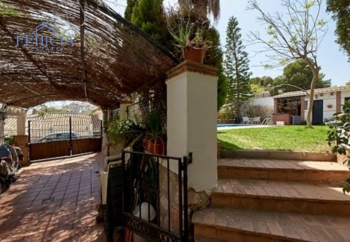 5 bedroom Villa for sale in Almunecar with pool garage - € 689,000 (Ref: 8671702)