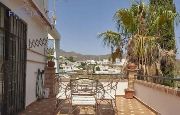 5 bedroom Villa for sale in Almunecar with pool garage - € 689,000 (Ref: 8671702)