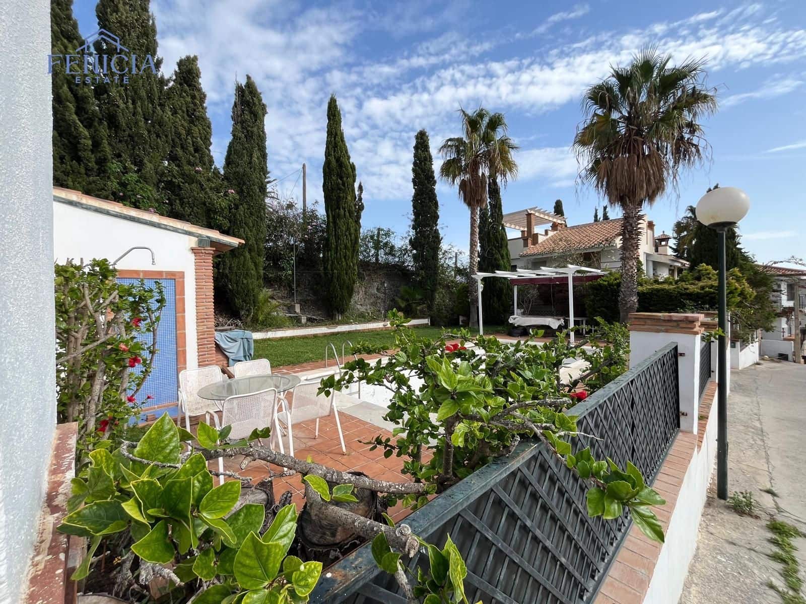 5 bedroom Villa for sale in Almunecar with pool garage - € 689,000 (Ref: 8671702)