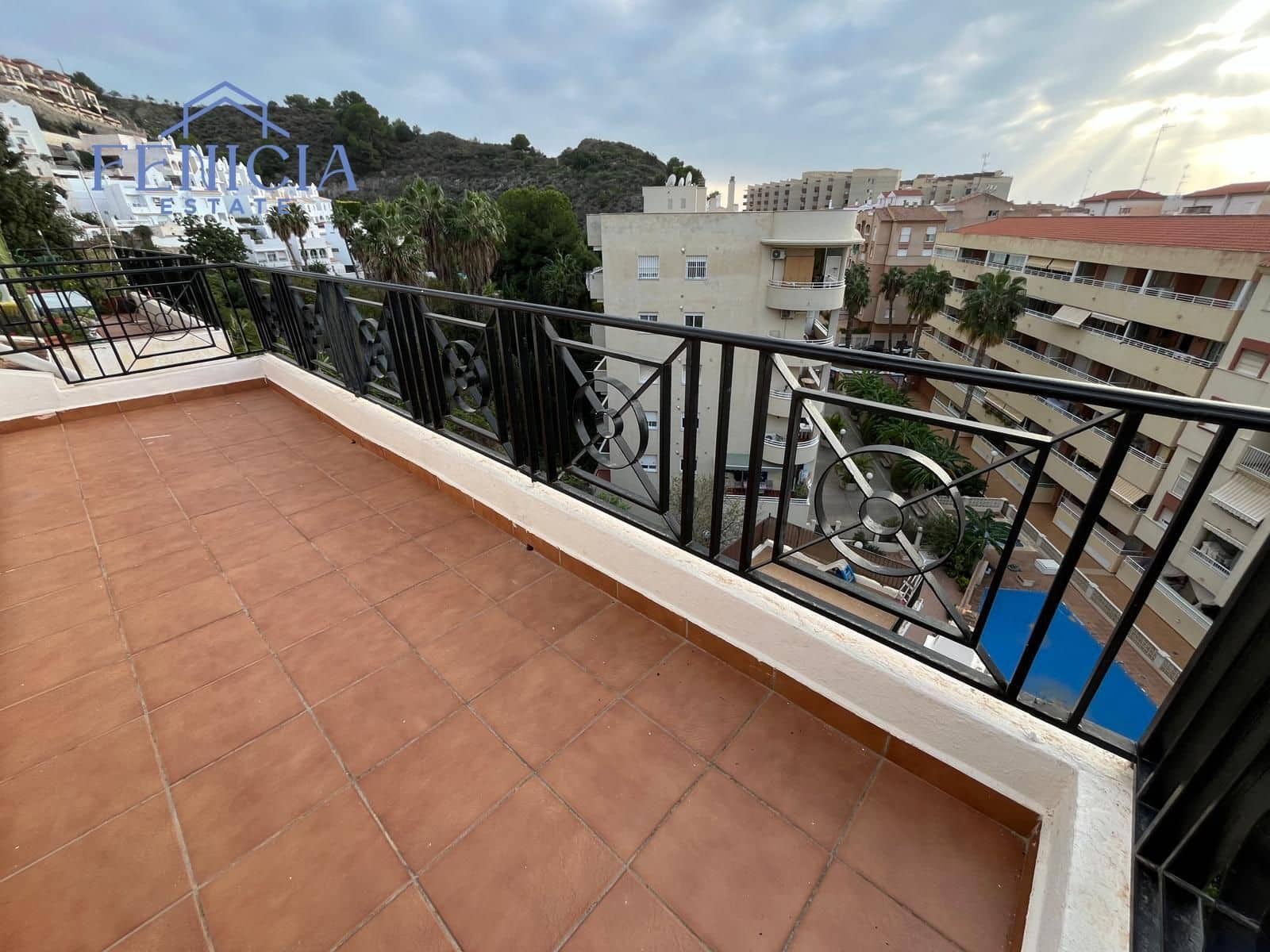 6 slaapkamer Halfvrijstaande villa te koop in Almunecar met zwembad garage - € 310.000 (Ref: 8674399)