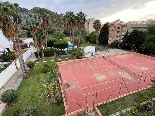 6 quarto Moradia Geminada para venda em Almuñécar com piscina garagem - 310 000 € (Ref: 8674399)