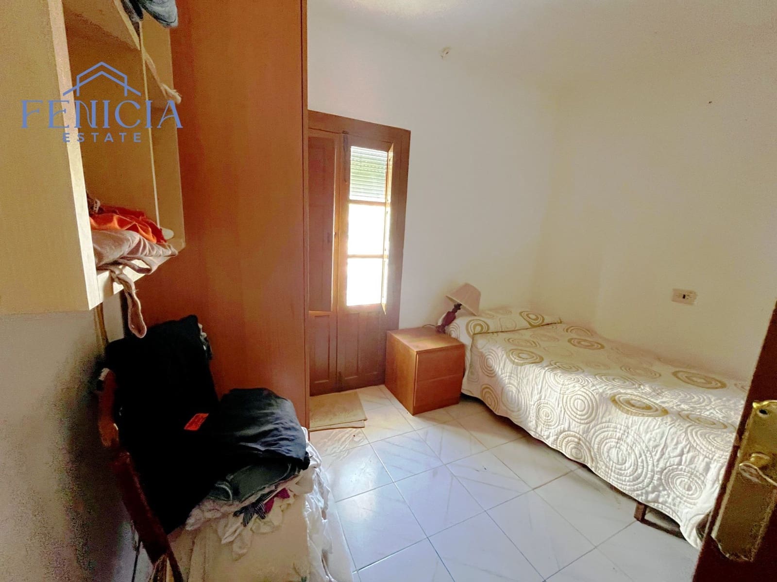 6 bedroom Townhouse for sale in La Herradura - € 550,000 (Ref: 8921026)