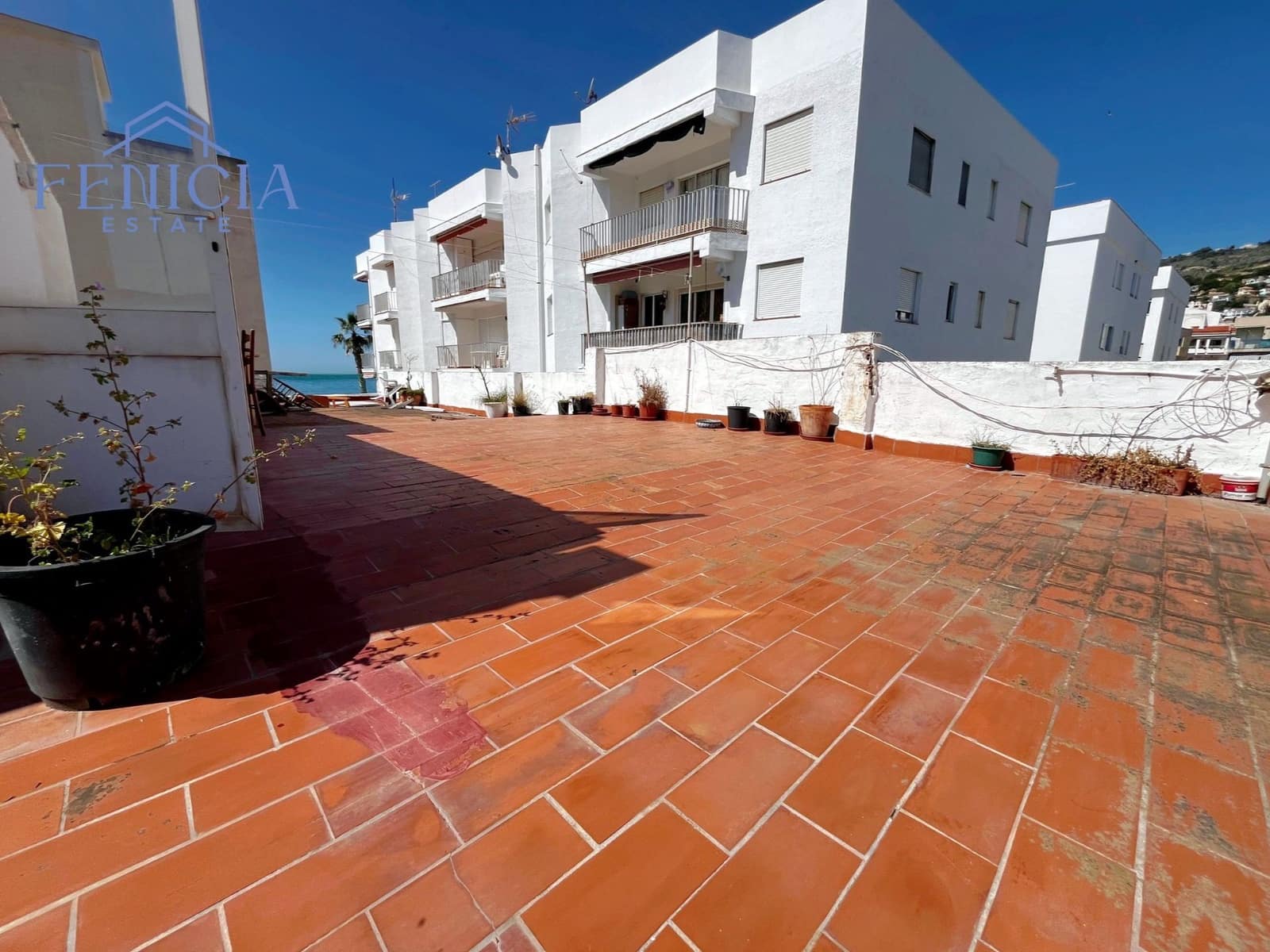 6 bedroom Townhouse for sale in La Herradura - € 550,000 (Ref: 8921026)
