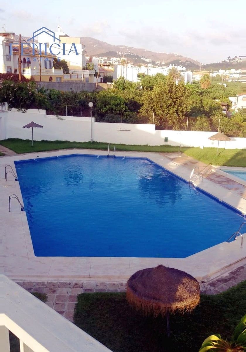 Piso de 2 habitaciones en Almuñécar en venta con piscina garaje - 174.000 € (Ref: 9159279)