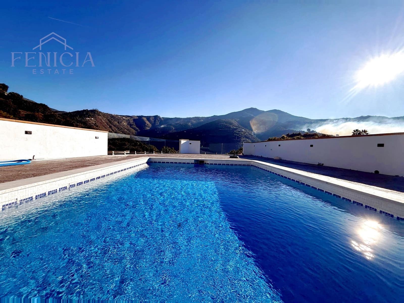 2 bedroom Villa for sale in Almunecar with pool garage - € 269,000 (Ref: 9165523)