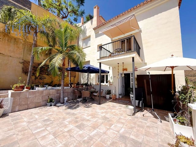 3 chambre Villa/Maison Semi-Mitoyenne à vendre à Almuñécar avec piscine garage - 409 000 € (Ref: 9169336)