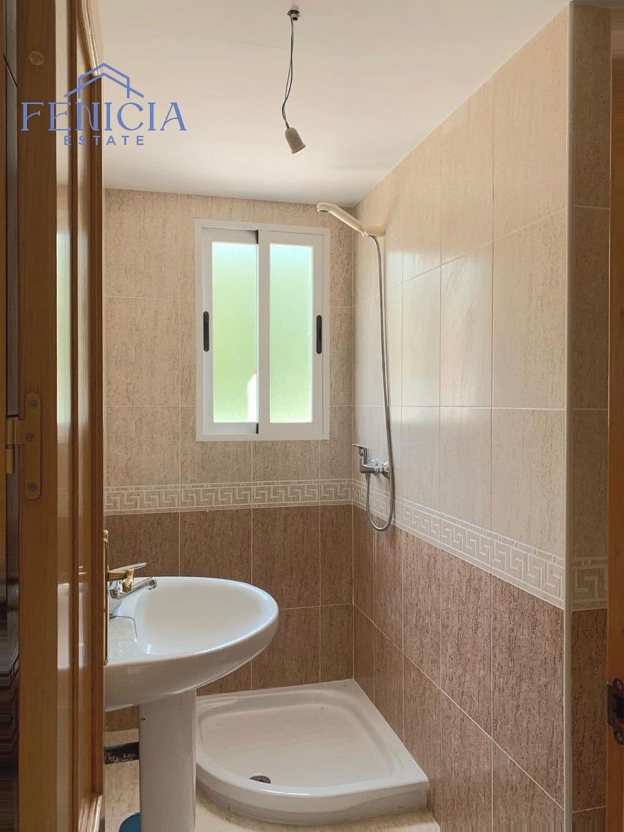 3 makuuhuone Omakotitalo myytävänä paikassa Jete mukana 
autotalli - 160 000 € (Ref: 9171156)