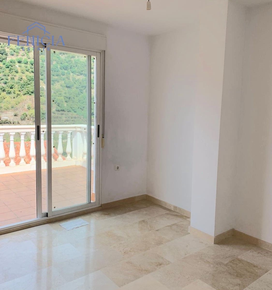 3 makuuhuone Omakotitalo myytävänä paikassa Jete mukana 
autotalli - 160 000 € (Ref: 9171156)