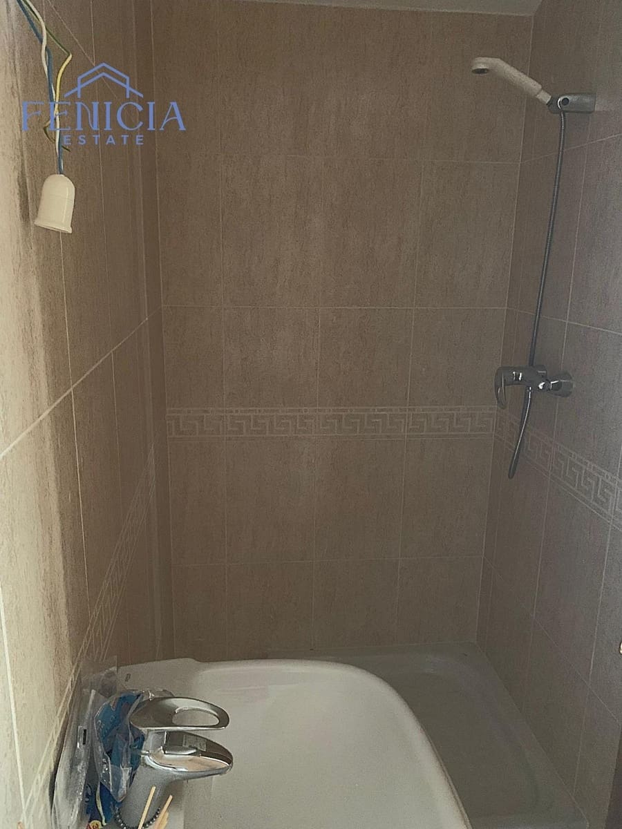 3 makuuhuone Omakotitalo myytävänä paikassa Jete mukana 
autotalli - 160 000 € (Ref: 9171156)