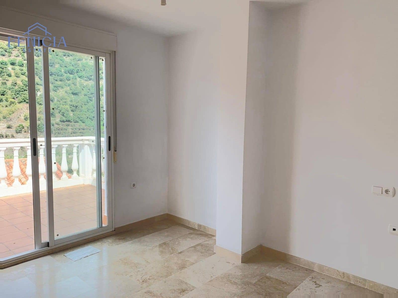 3 makuuhuone Omakotitalo myytävänä paikassa Jete mukana 
autotalli - 160 000 € (Ref: 9171156)