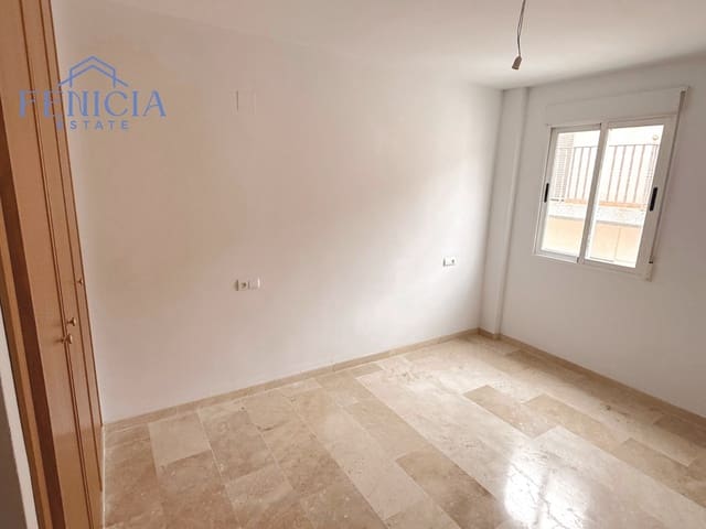 4 bedroom Townhouse for sale in Jete with garage - € 160,000 (Ref: 9171156)