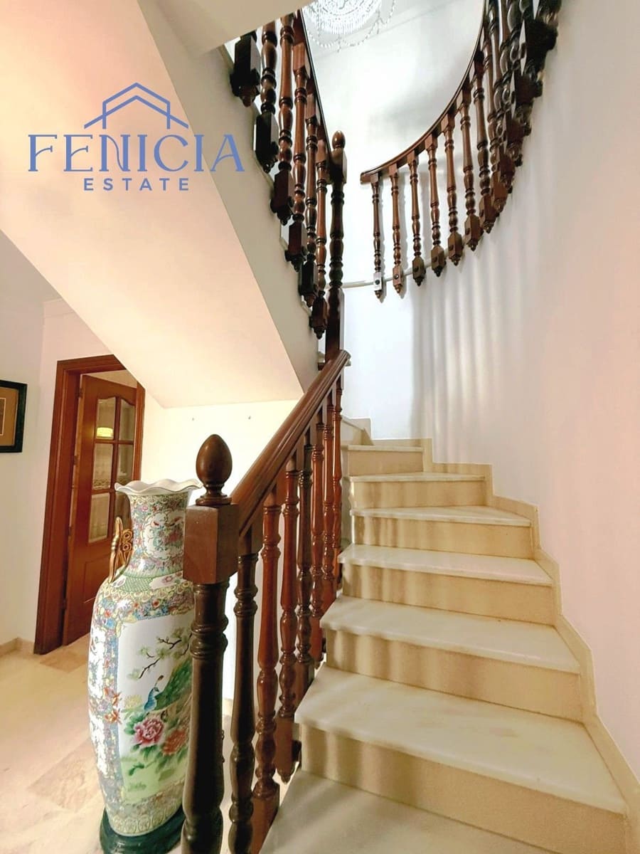 4 bedroom Flat for sale in Almunecar - € 420,000 (Ref: 9188090)