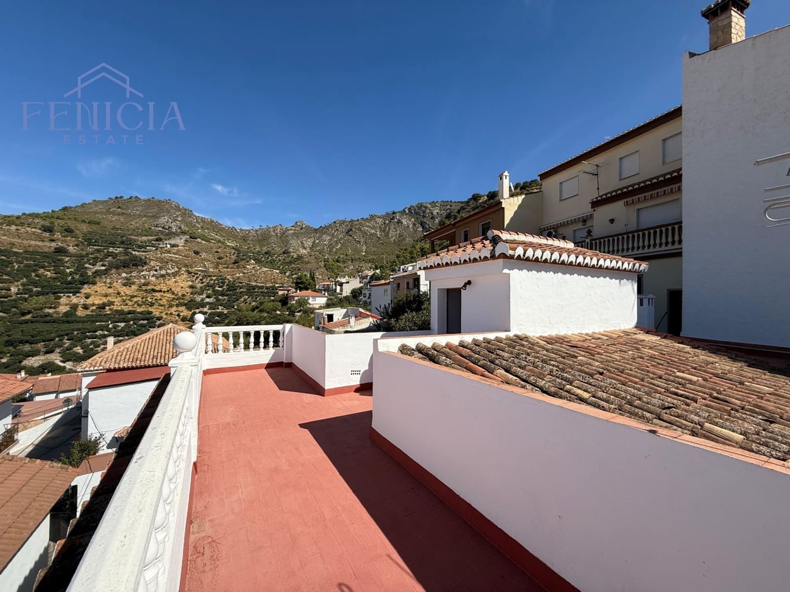 4 soveværelse Byhus til salg i Lentegi med garage - € 125.000 (Ref: 9239614)