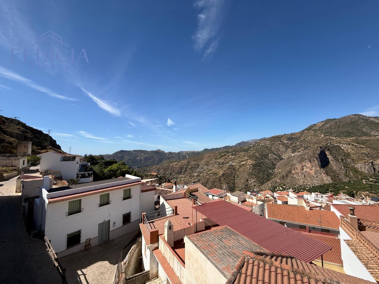 4 soveværelse Byhus til salg i Lentegi med garage - € 125.000 (Ref: 9239614)