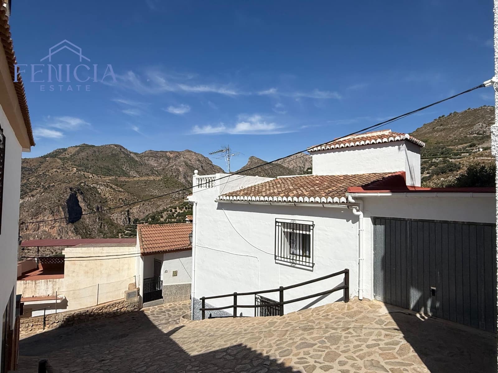 4 soveværelse Byhus til salg i Lentegi med garage - € 125.000 (Ref: 9239614)