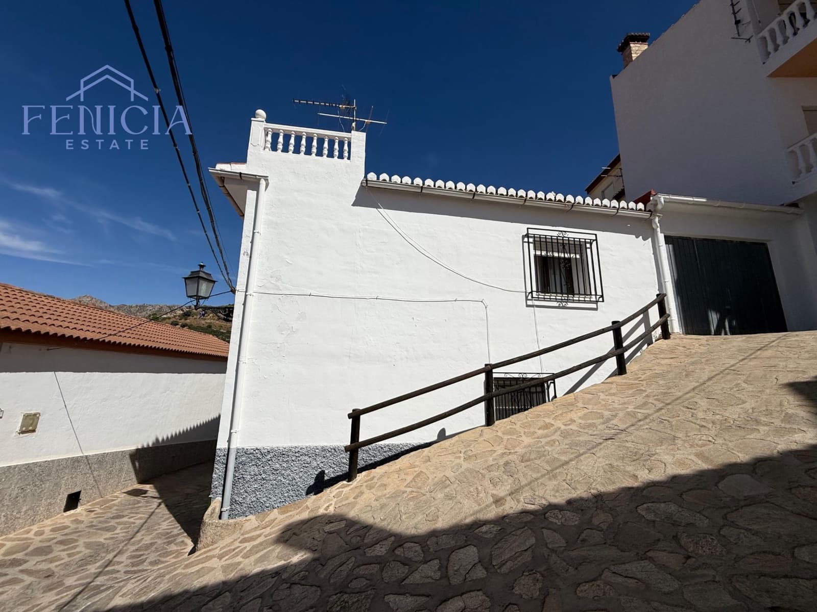 4 soveværelse Byhus til salg i Lentegi med garage - € 125.000 (Ref: 9239614)