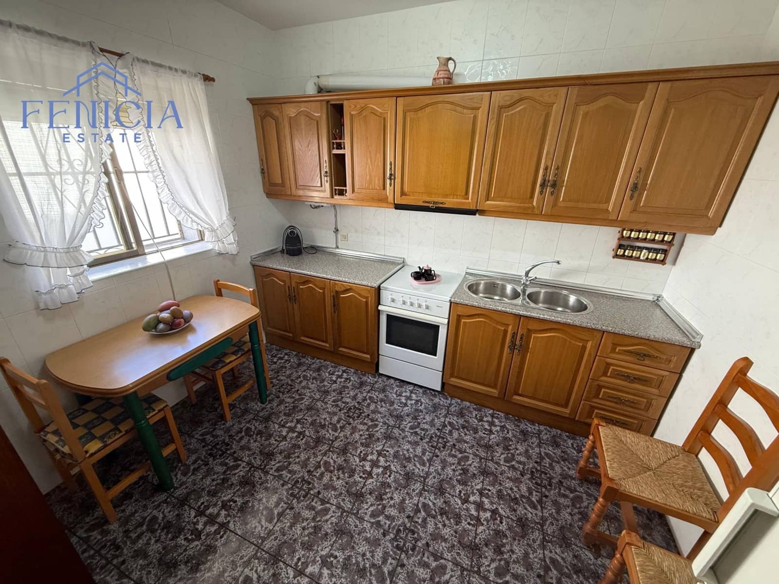 4 soveværelse Byhus til salg i Lentegi med garage - € 125.000 (Ref: 9239614)