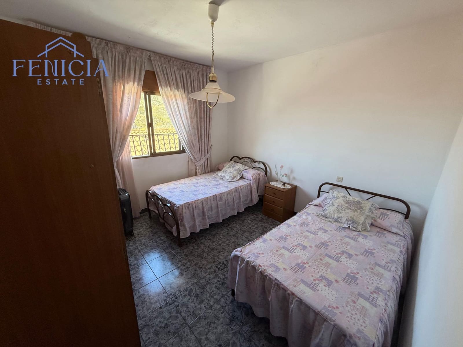 4 soveværelse Byhus til salg i Lentegi med garage - € 125.000 (Ref: 9239614)