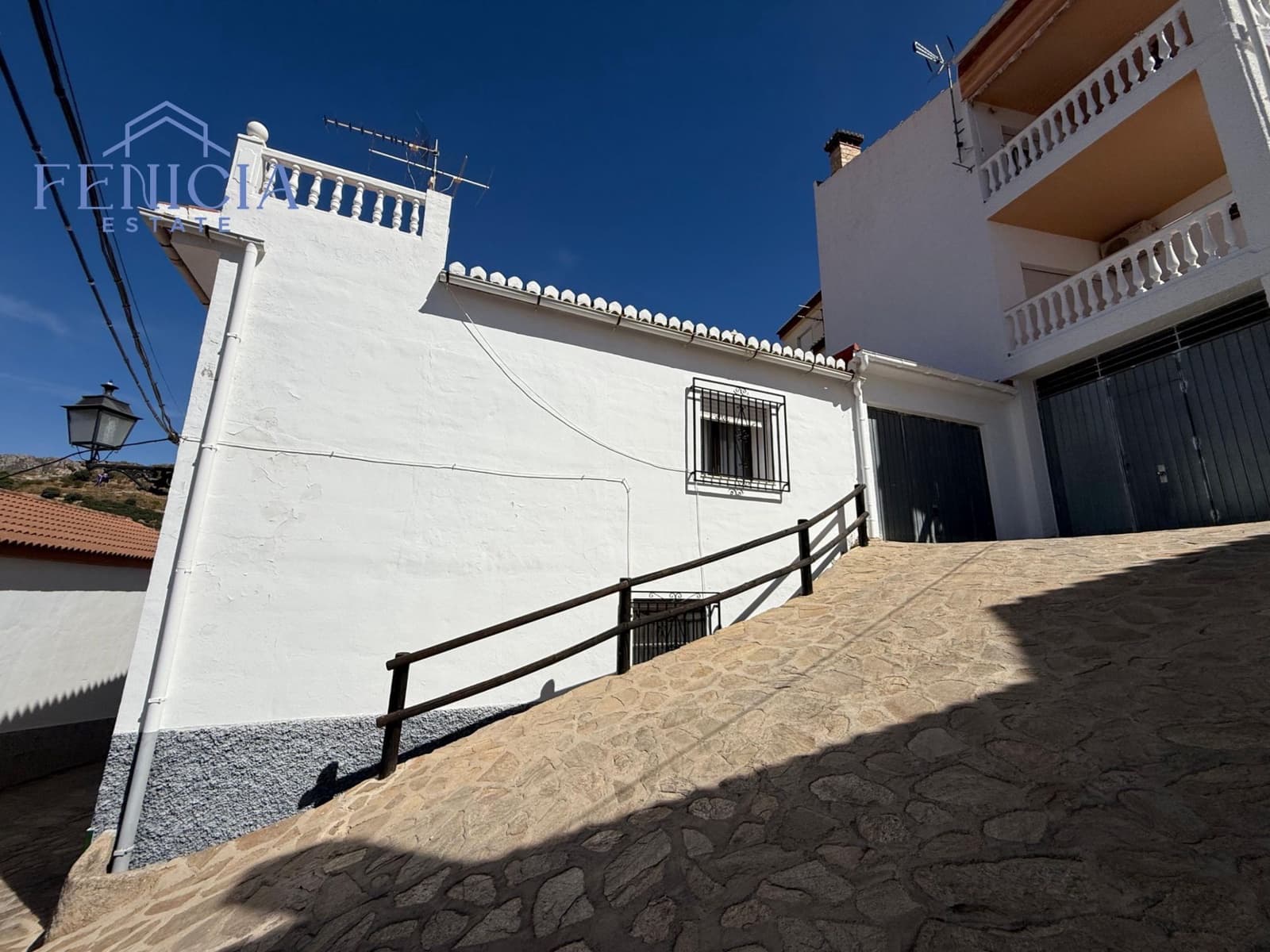 4 soveværelse Byhus til salg i Lentegi med garage - € 125.000 (Ref: 9239614)