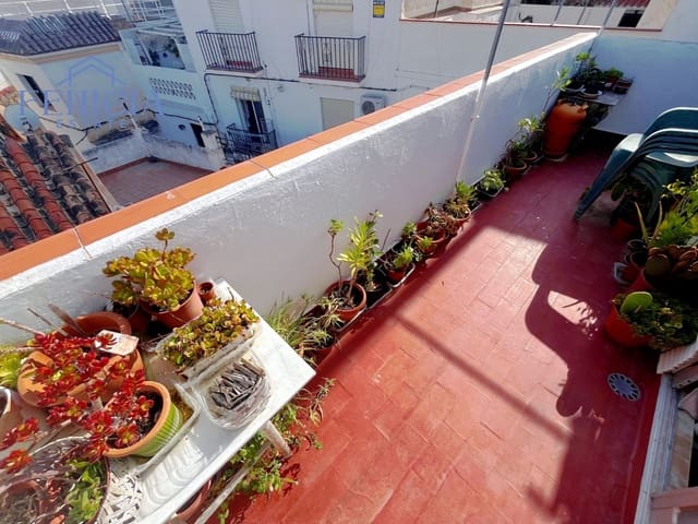 Casa de 3 habitaciones en Almuñécar en venta - 180.000 € (Ref: 9303081)